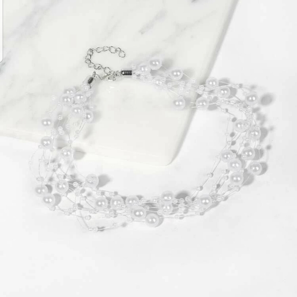 *Verna* Faux Pearl Choker - Picture 3 of 4